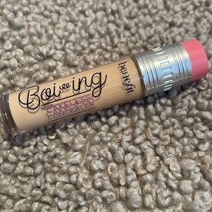 NEW Benefit Cakeless Concealer